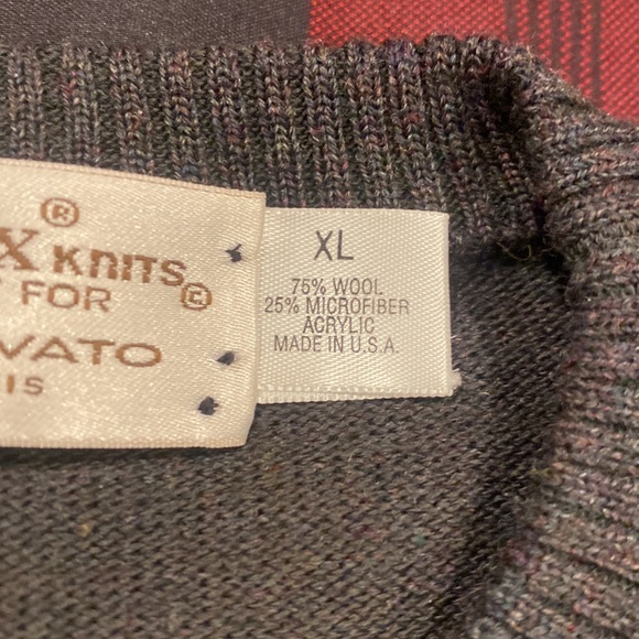 St. Croix knits for Sam Cavato St. Louis size XL. - Picture 6 of 7